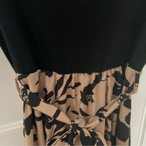 Ladies dress size 6 US black and tan. - Picture 2 of 3